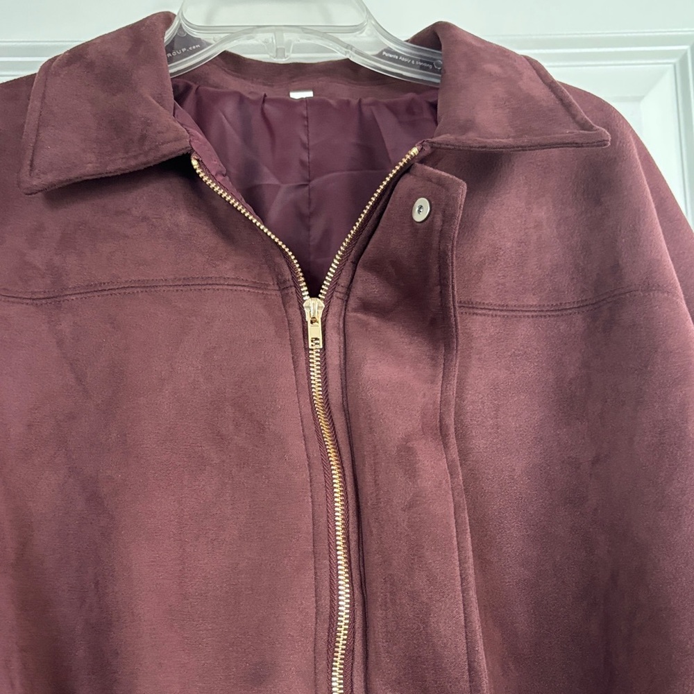 Women's Burgundy Zip-Front Jacket - Picture 3 of 5